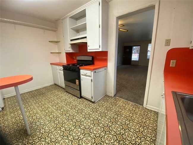 Building Photo - 221 N Pesotum Ave