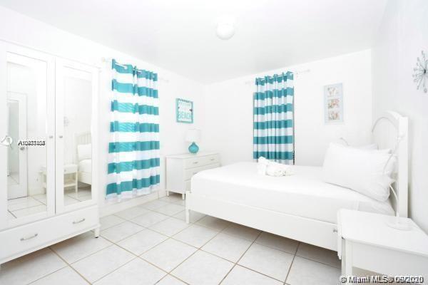 Building Photo - 2926  Royal Palm Ave 1 Miami Beach Fl 33140