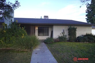 Building Photo - 6808 N Half Moon Dr