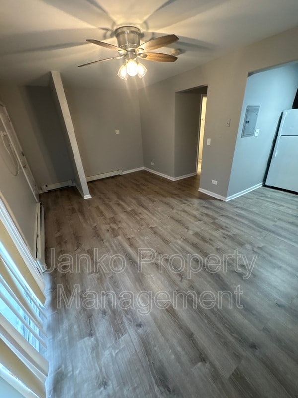 Foto del edificio - 3343 Commercial Ave