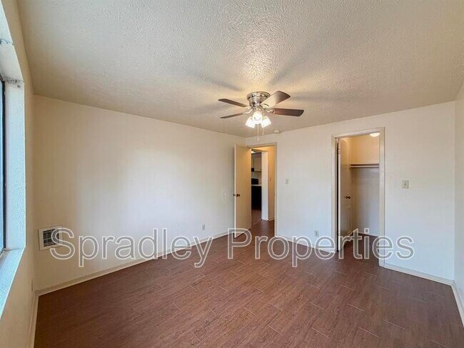 Foto del edificio - 608 John Paul Jones Dr