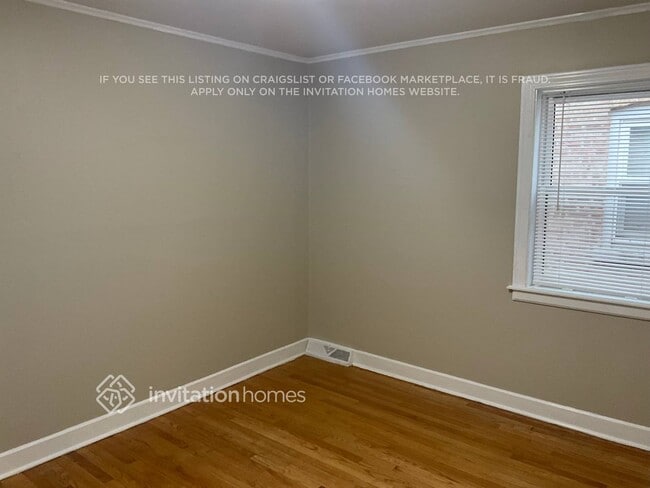 Building Photo - 5431 S Natoma Ave