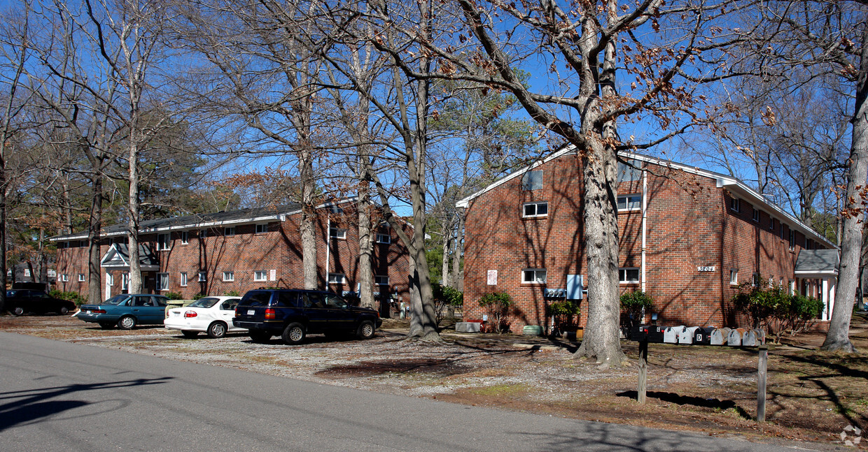 Primary Photo - 3204-3208 American Legion Rd