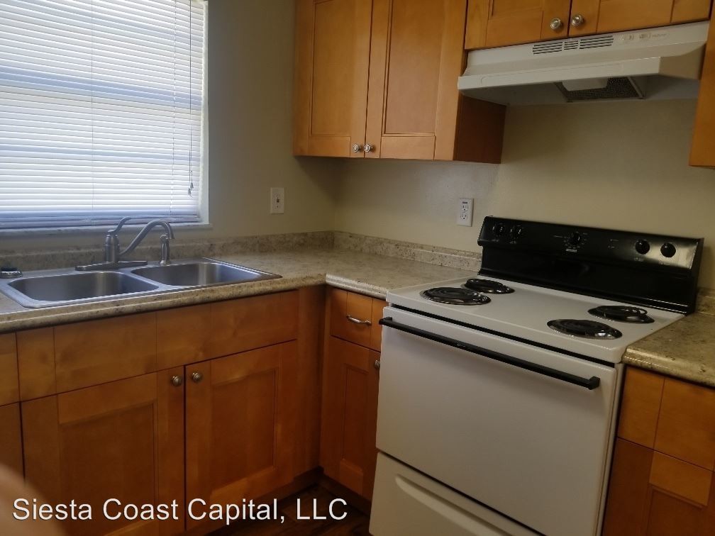 Primary Photo - 2 br, 1 bath House - 6807 Porter Rd, Unit 8