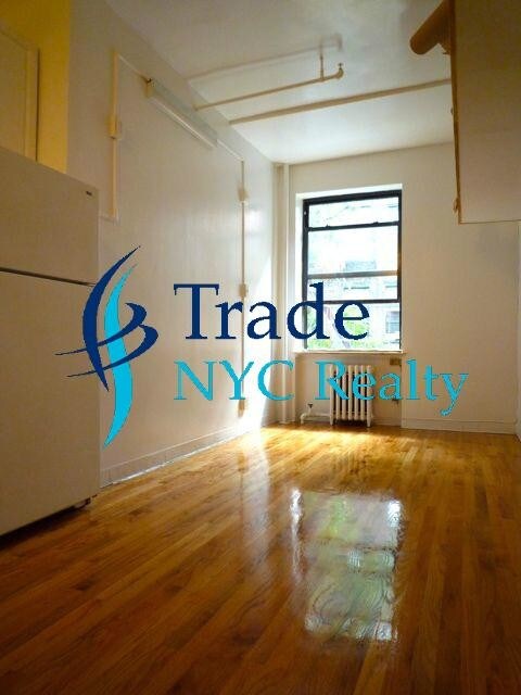 Primary Photo - 112 MacDougal St