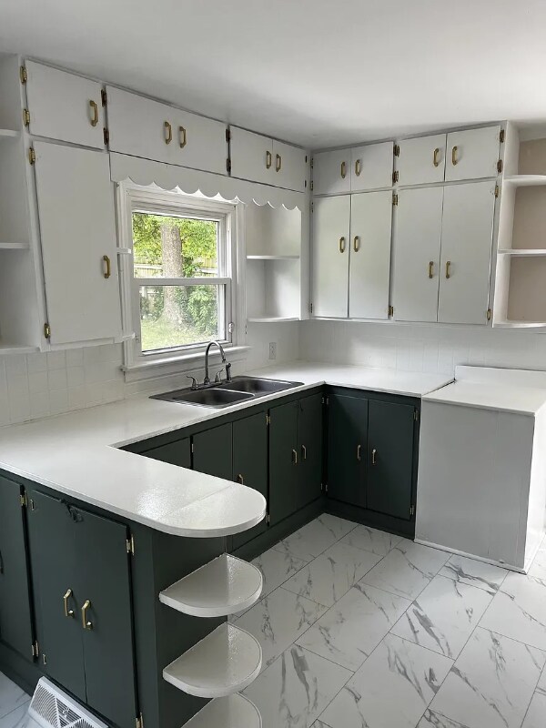 Building Photo - 2437 Sink St