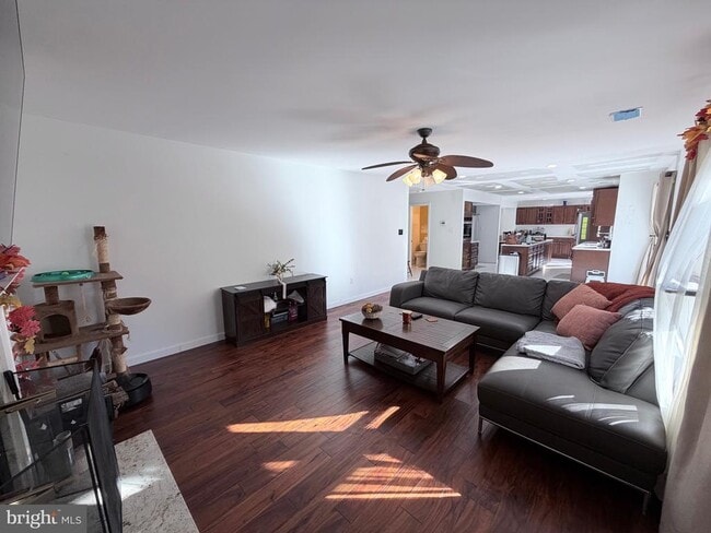 Building Photo - 6610 Cottontail Ct