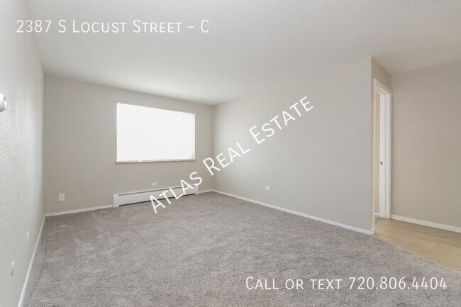 Building Photo - Experience Denver Living!! Centrally Locat...