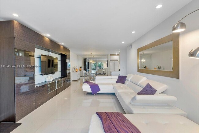 Photo - 6261 Bay Club Dr Apartment