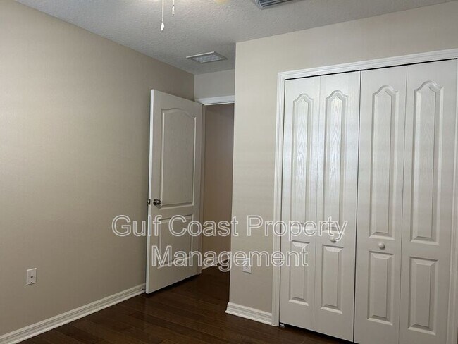 Building Photo - 12721 Sagewood Dr