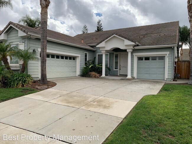 Building Photo - 4 br, 2 bath House - 1412 Charisma Way