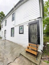 Building Photo - 1611 E Henry St