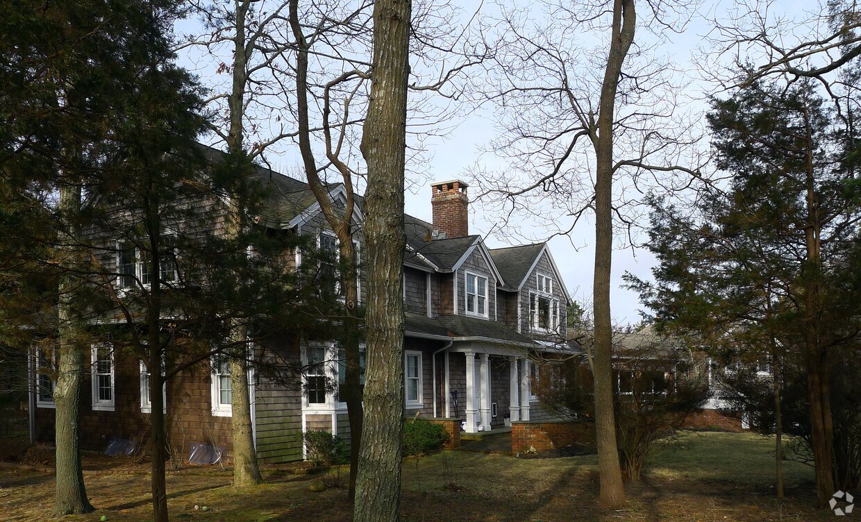 Building Photo - 96 Red Creek Rd