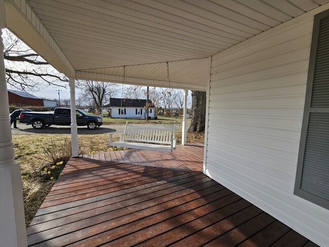 Foto del edificio - 359 Flat Rock Rd