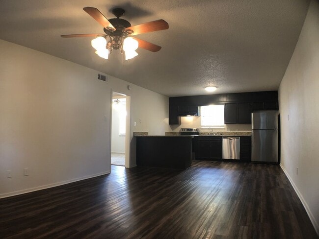Building Photo - Benbrook Apartment for Lease
