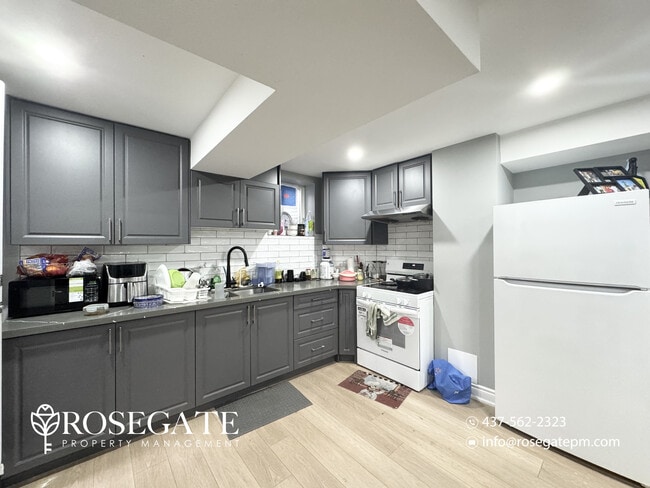 Photo du bâtiment - Spacious 2-Bedroom Unit in Brampton | 1,000 sq ft + Parking