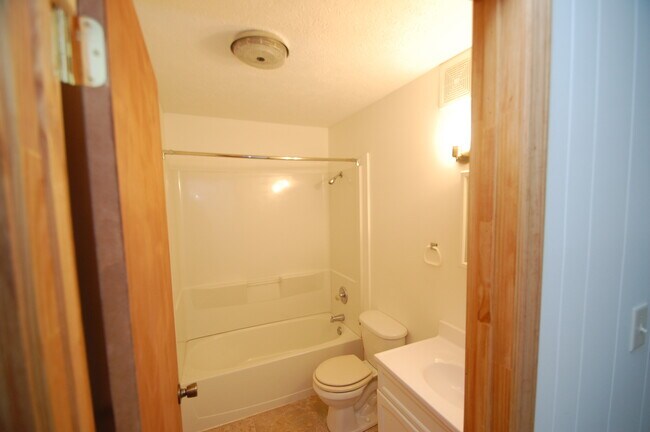 Building Photo - 523-2 E Douglas