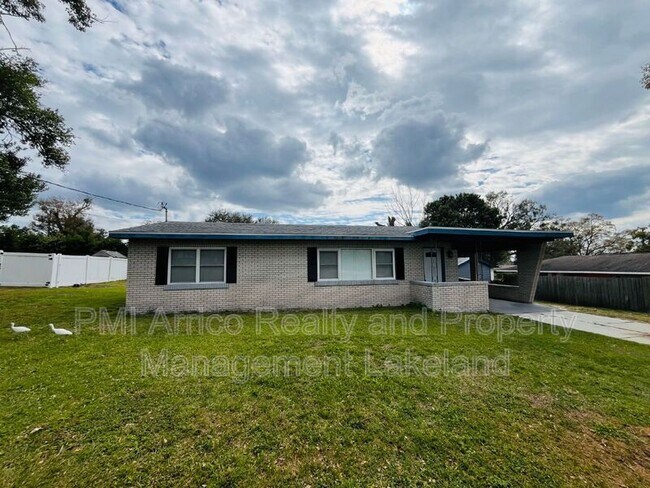 Building Photo - 260 W Interlachen St