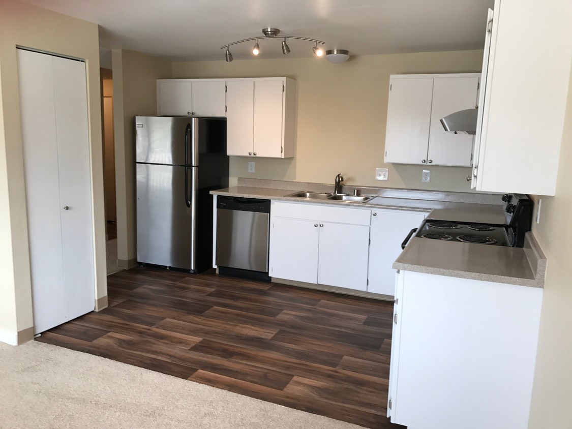 Kitchen - 200-202 Milton Way