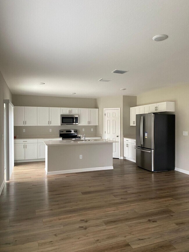 Foto del edificio - 7537 Peace Lily Ave