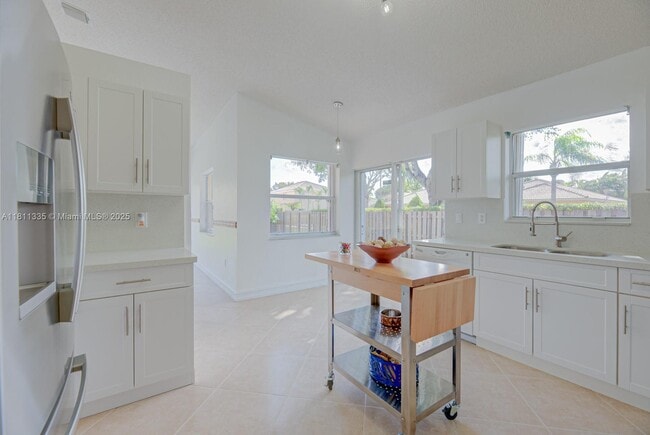 Building Photo - 14133 SW 154th Pl