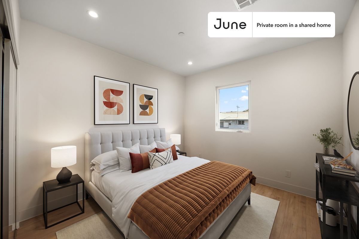 Primary Photo - Private bedroom in 4 bed/4 bath Home