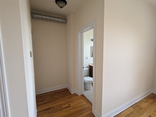 Building Photo - 338 Tudor Ct