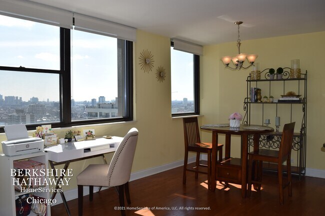 Foto del edificio - 2700 N Hampden Court