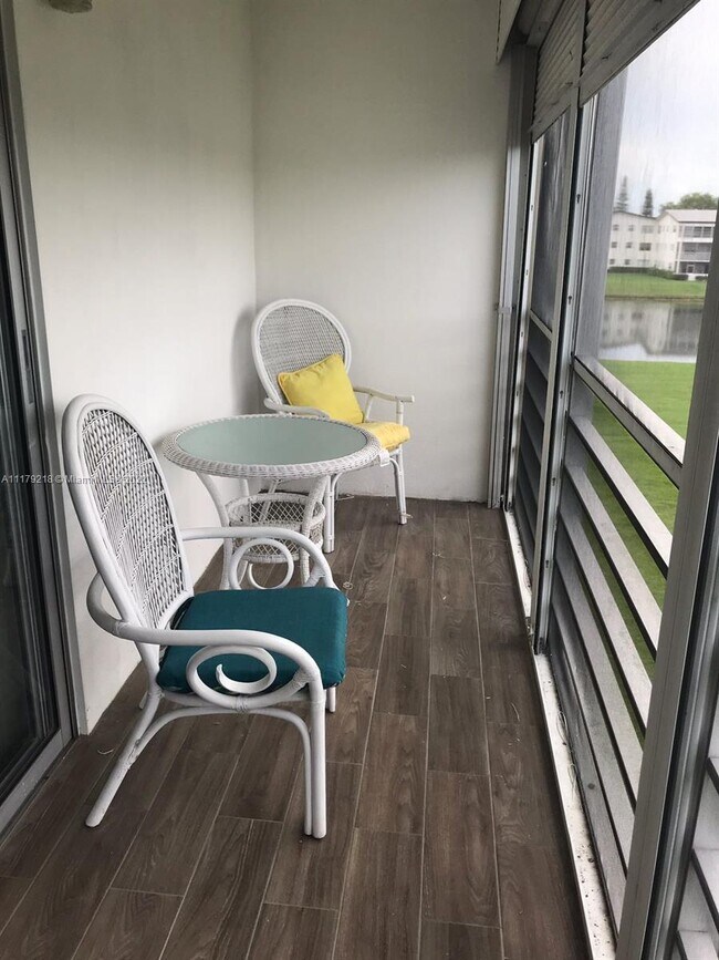 Foto del edificio - 209 Fanshaw E