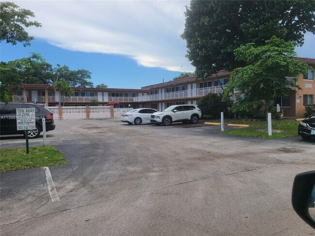 Foto del edificio - 2838 Madison St
