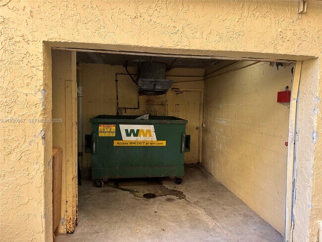 Foto del edificio - 6575 W Oakland Park Blvd