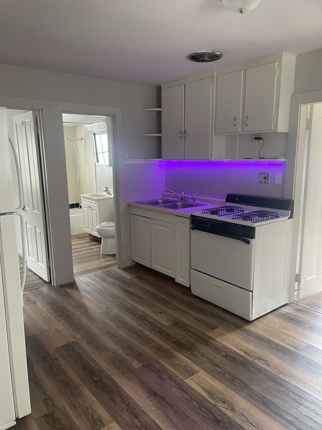 Foto del edificio - 362 W 4th St