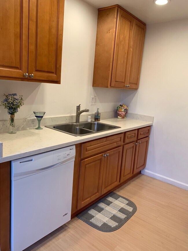 Foto del edificio - 2053 Town and Country Ln