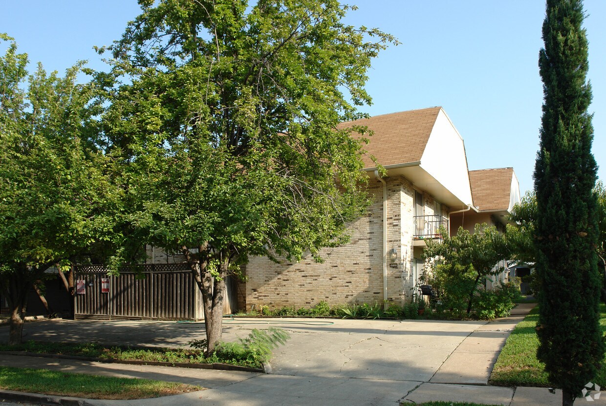 Primary Photo - 5711 Morningside Ave