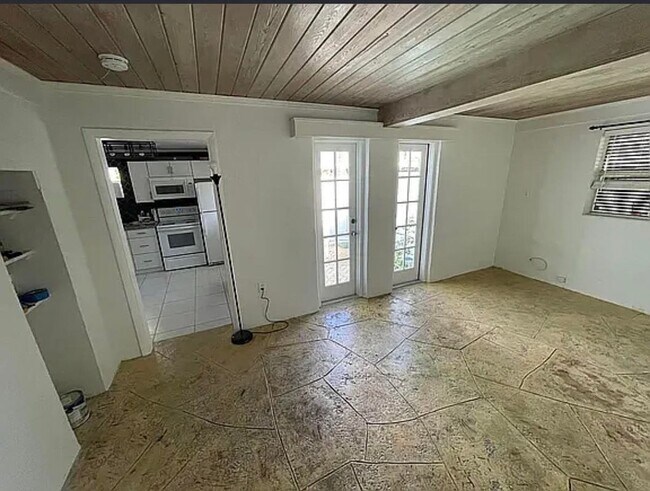 Foto del edificio - 656 Manor Dr