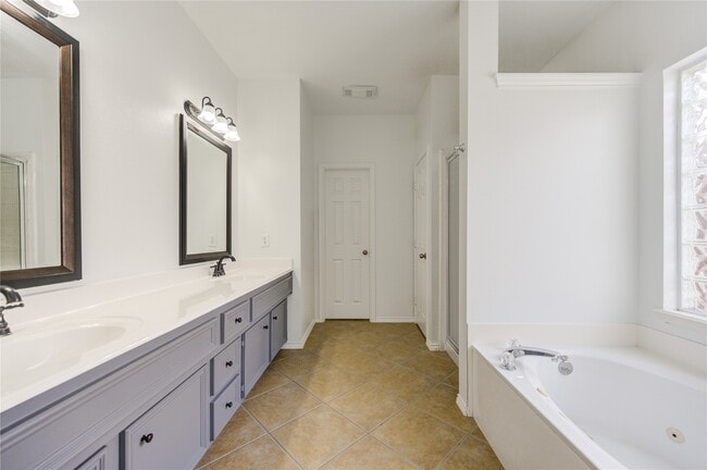 Building Photo - 4426 Desert Cliff Ct