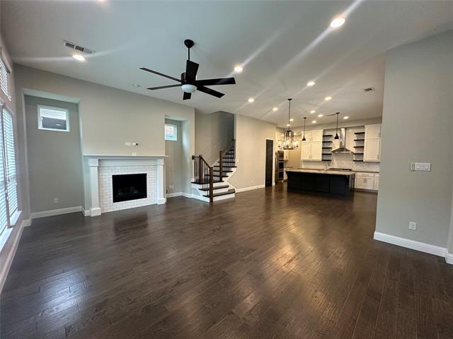 Foto del edificio - 7105 Royal View Dr