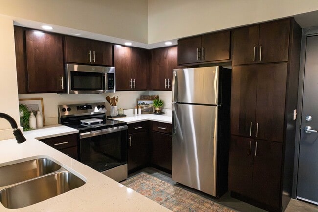 Building Photo - The 503 Apartments