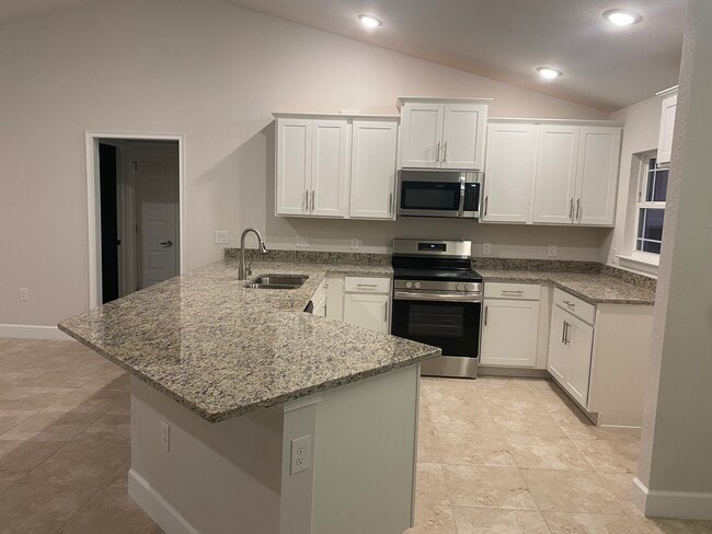 Building Photo - 855 Cumberland Rd