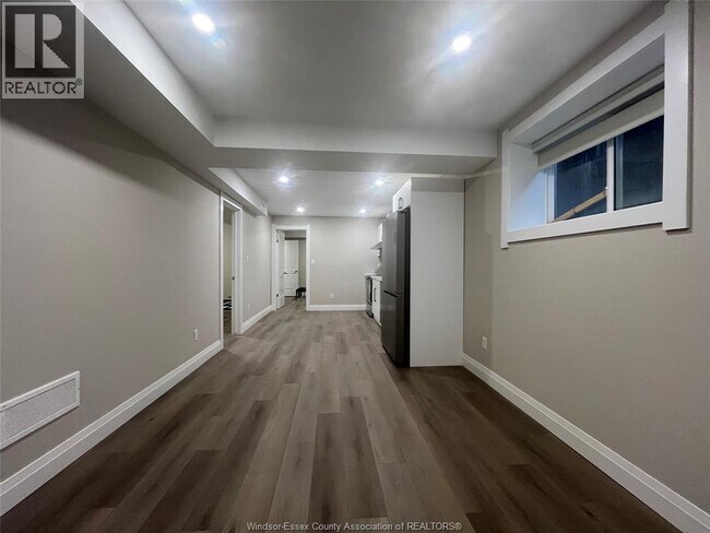 Photo du bâtiment - 917 McKay Ave