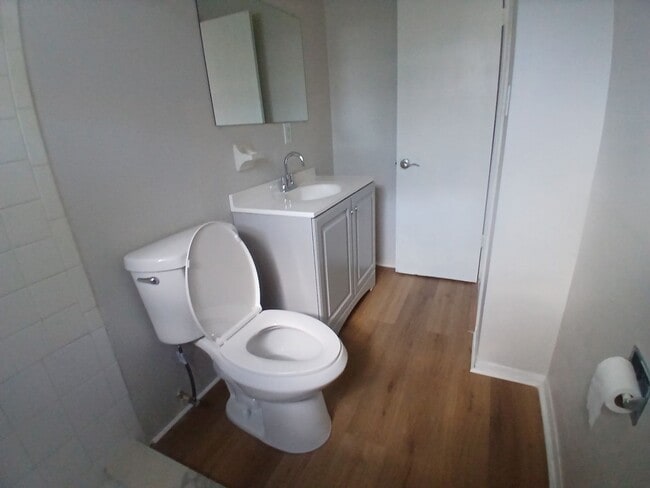 Photo - 2/1 units, Multi fam unit in Tampa near local amenities Apartment