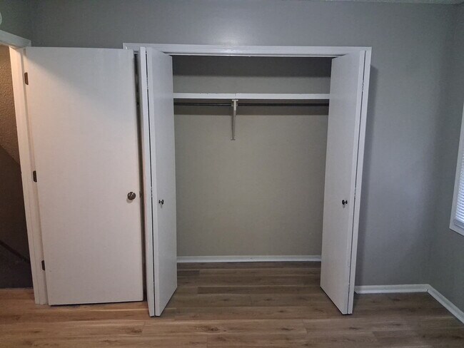 DORMITORIO - 704 S 40th St