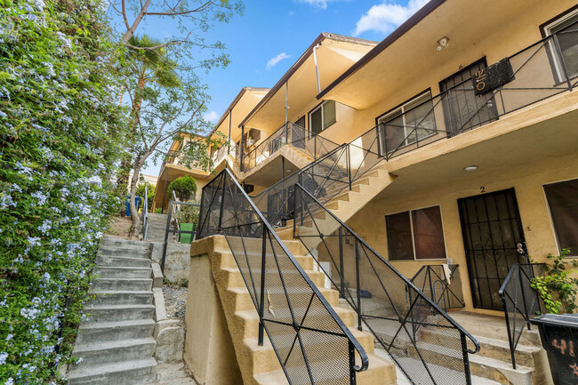 Building Photo - 415 Loma Dr