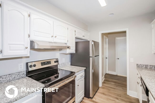 Building Photo - 445 Larkspur Ct
