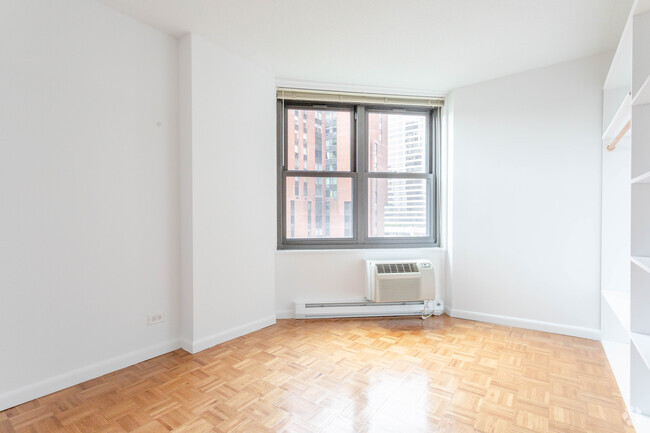 LIVING AREA 3BR - Knickerbocker Plaza