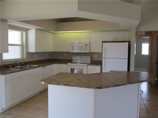 Foto del edificio - 615 SE 27th Terrace