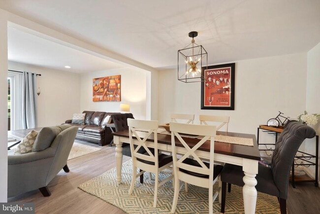 Building Photo - 11 Donagh Ct