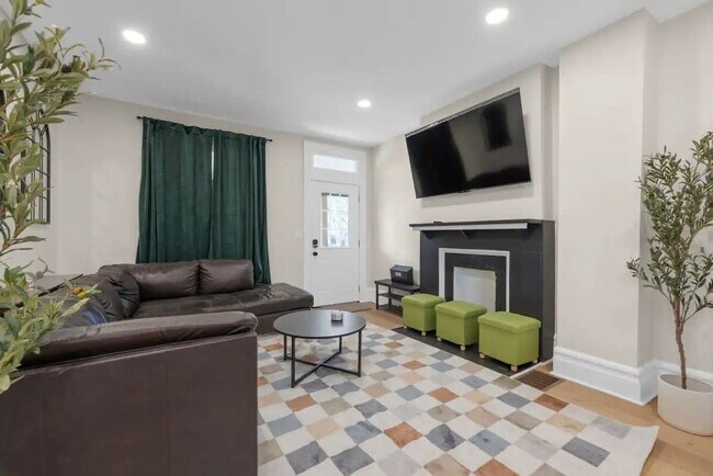Foto del edificio - 2552 Glenmawr Ave