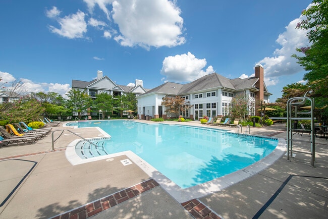 The Apartments at Cambridge Court Rentals in Rosedale at 386