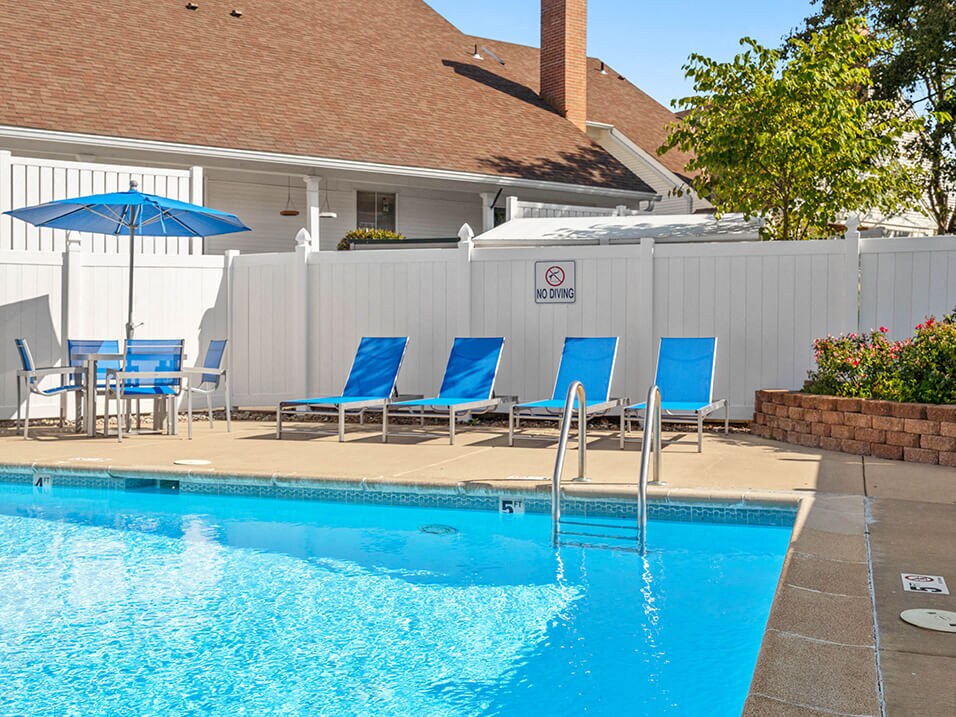 ¡Fleming Court tiene piscina! - Fleming Court